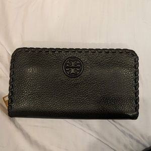 Tory Burch McGraw Wallet in black